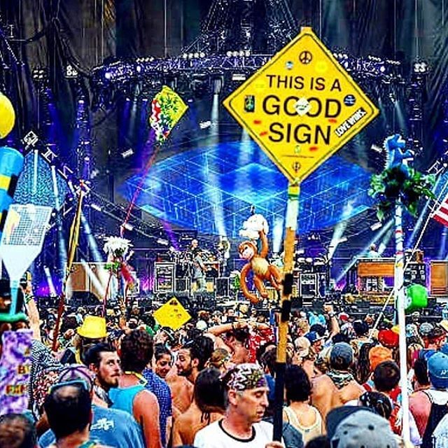 Large Good Sign 18x18